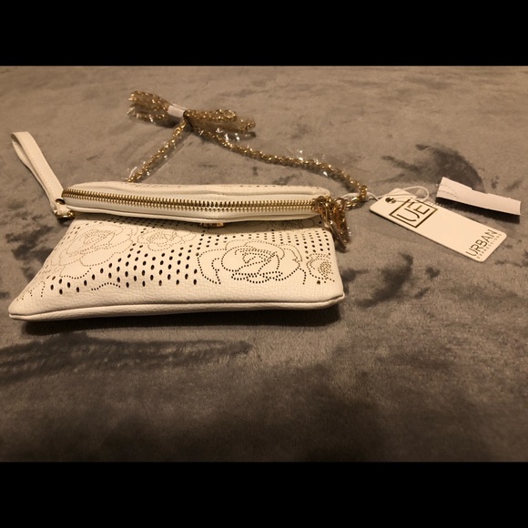 White Crossbody Bag w/ Gold Chain-Vegan - Picture 4 of 8